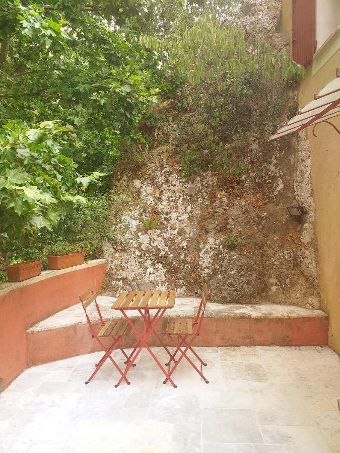 Maison Au Coeur De Fontaine De Vaucluse, Nichee Sur Le Rocher Et Surplombant La Sorgue Eksteriør billede