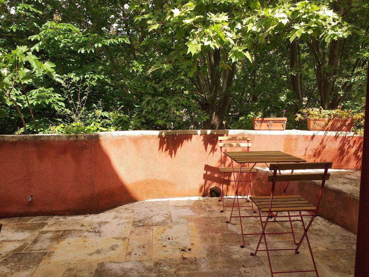 Maison Au Coeur De Fontaine De Vaucluse, Nichee Sur Le Rocher Et Surplombant La Sorgue Eksteriør billede